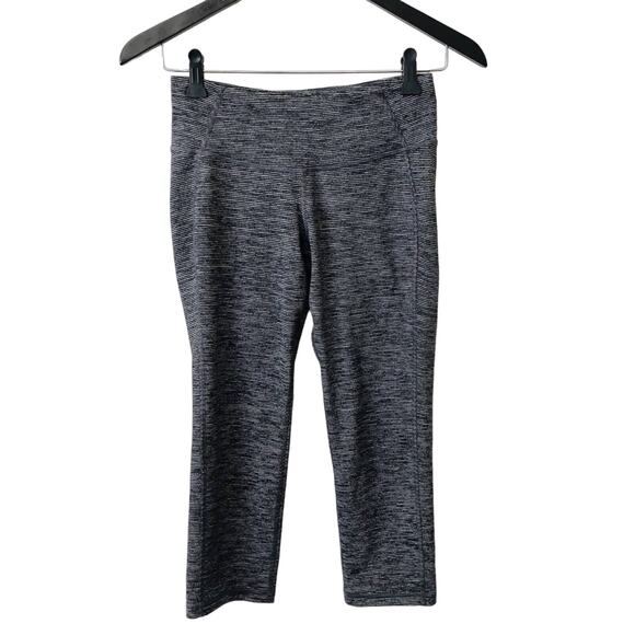 Old Navy Active Mini Stripe gray cropped leggings - Picture 1 of 5